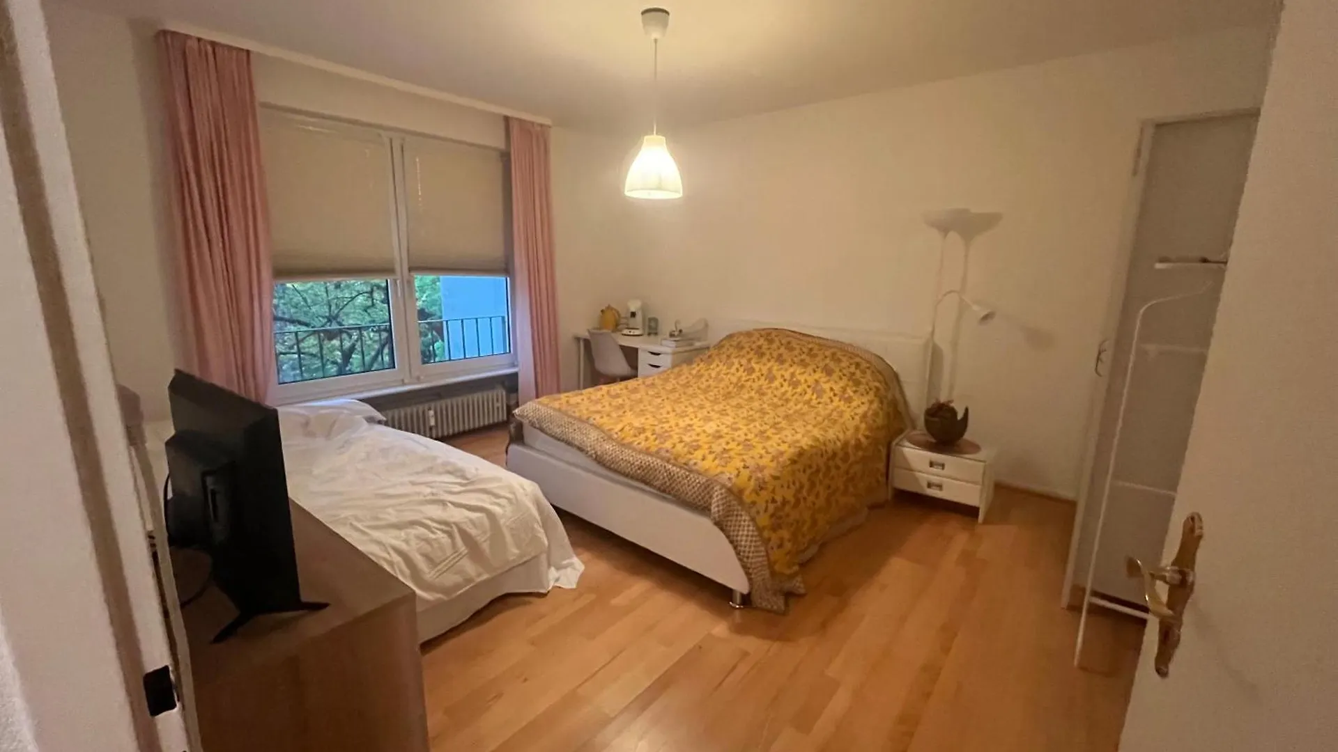 Quarto em Acomodações Particulares Feel Home Room Frankfurt am Main